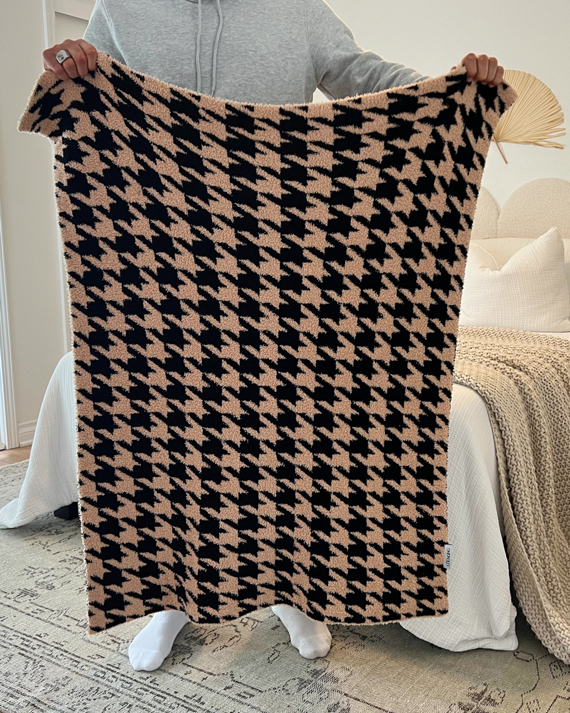 Houndstooth blanket sale